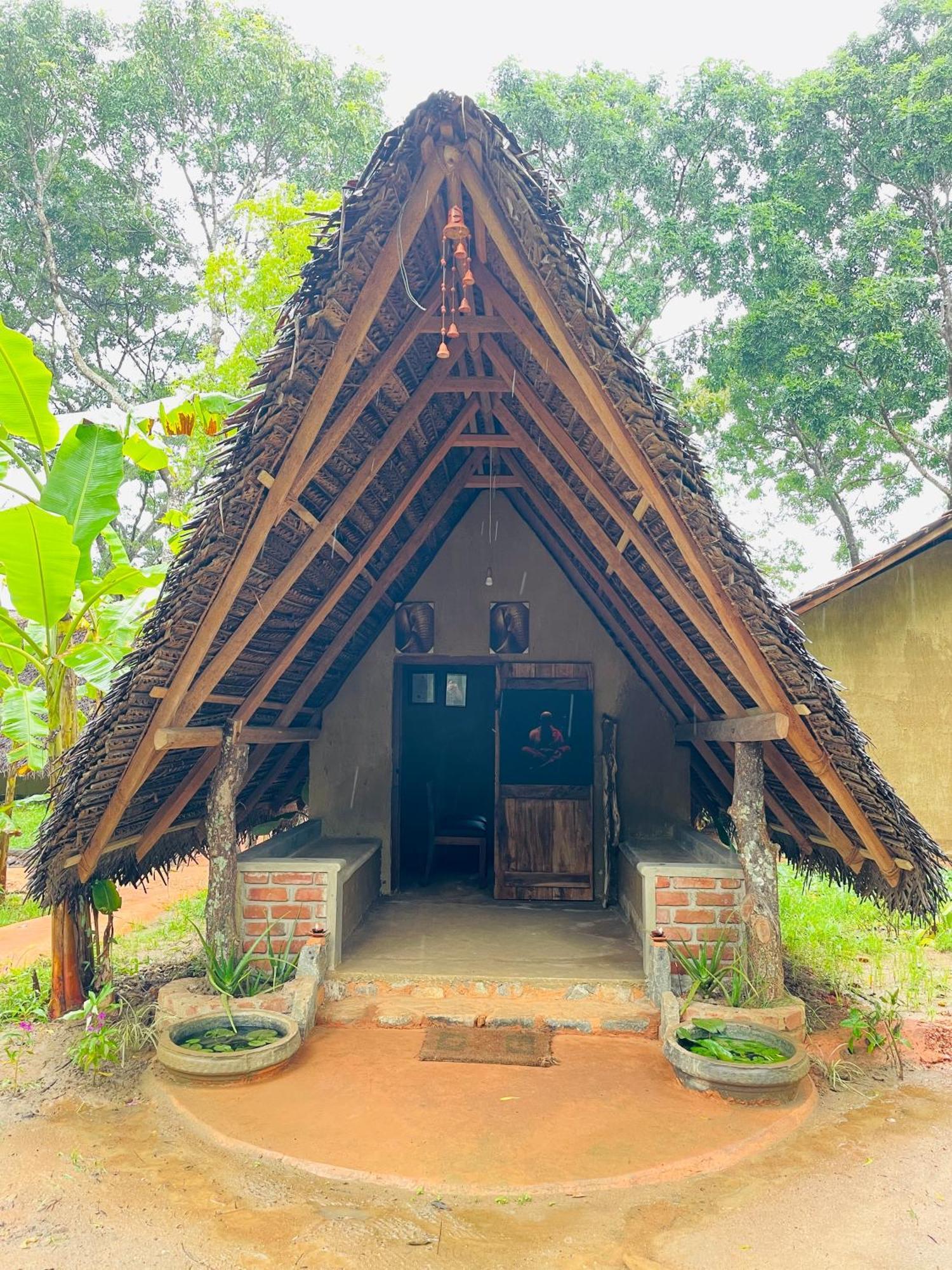 ホテル Prana Ayurveda Chalet- シギリヤ エクステリア 写真